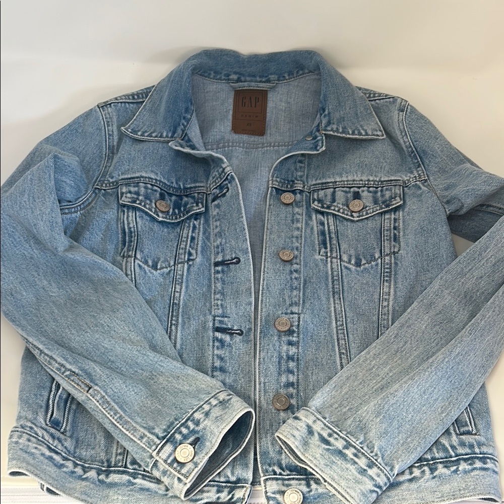 Women’s GAP Classic Blue Denim Jacket